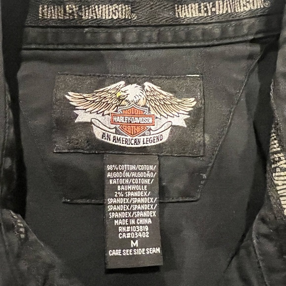 Harley Davidson women’s size Medium buttons up shirt. - Picture 3 of 4